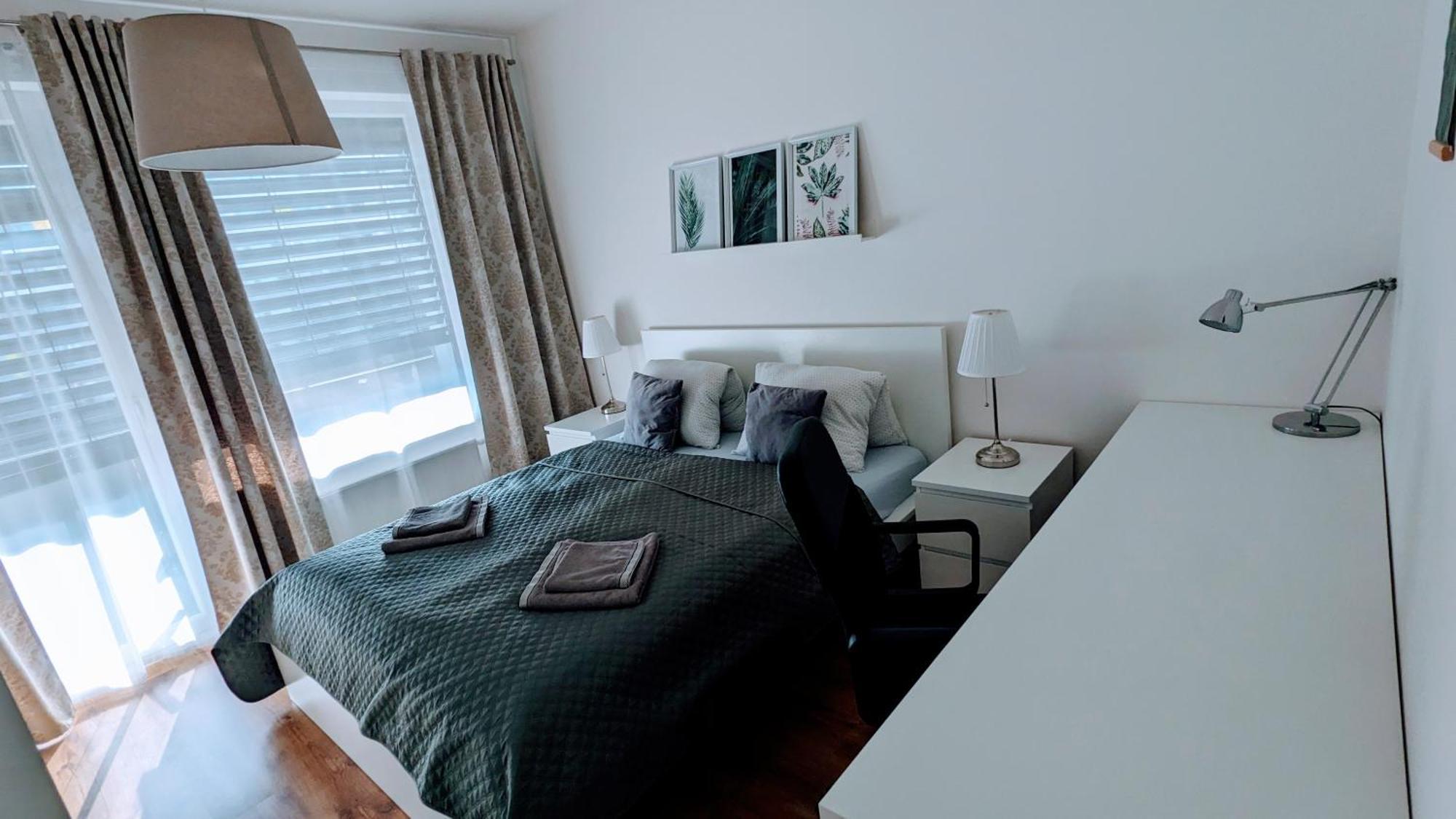 E1 Luxury Oldtown Apt - 2X Parking, Foodstore, Pcscreen, Netflix, Unlimited Music, Crib, Babychair, Fastwifi, Aircon Appartement Košice Buitenkant foto