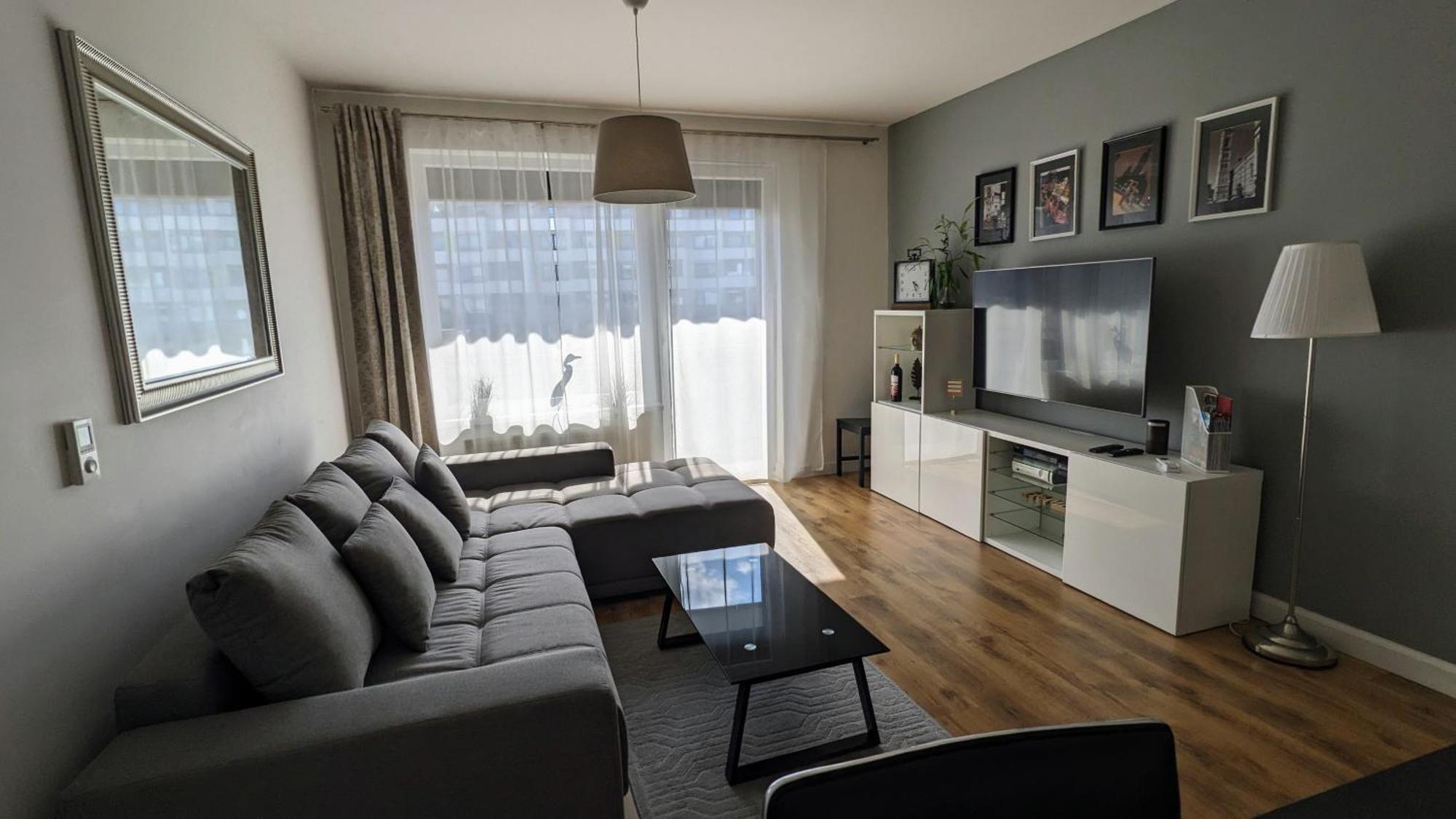 E1 Luxury Oldtown Apt - 2X Parking, Foodstore, Pcscreen, Netflix, Unlimited Music, Crib, Babychair, Fastwifi, Aircon Appartement Košice Buitenkant foto